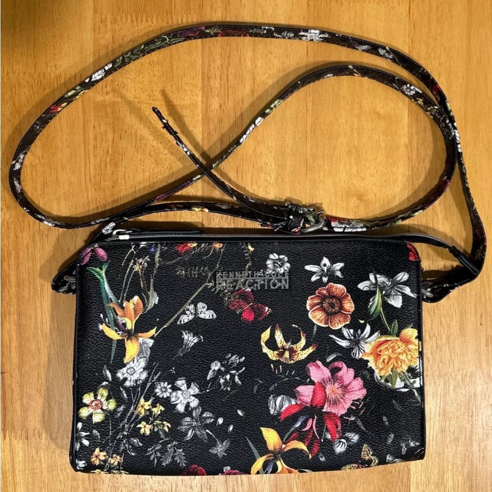 Kenneth Cole Reaction Black Wildlfower Floral Boho Gypsy Crossbody Purse Bag